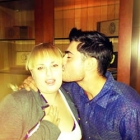 Zac Efron Kisses Rebel Wilson