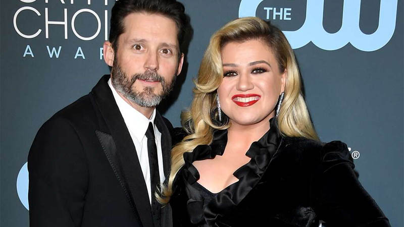  Kelly Clarkson Alludes to Possible Reason She Divorced Brandon Blackstock