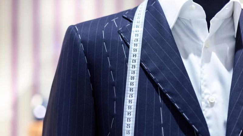  Bespoke Perfection: Customizing Suits for a Truly Memorable Wedding
