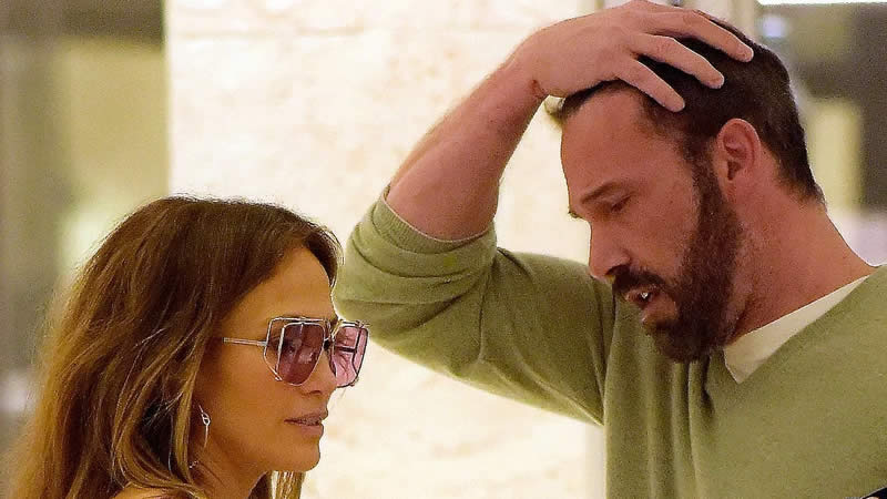  Ben Affleck and Jennifer Lopez Stage United Front to Quash Split Rumours